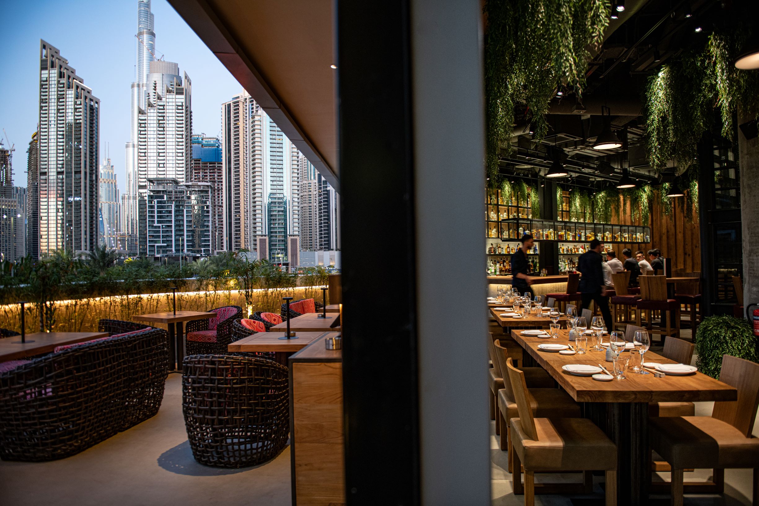 outdoor dining in Dubai