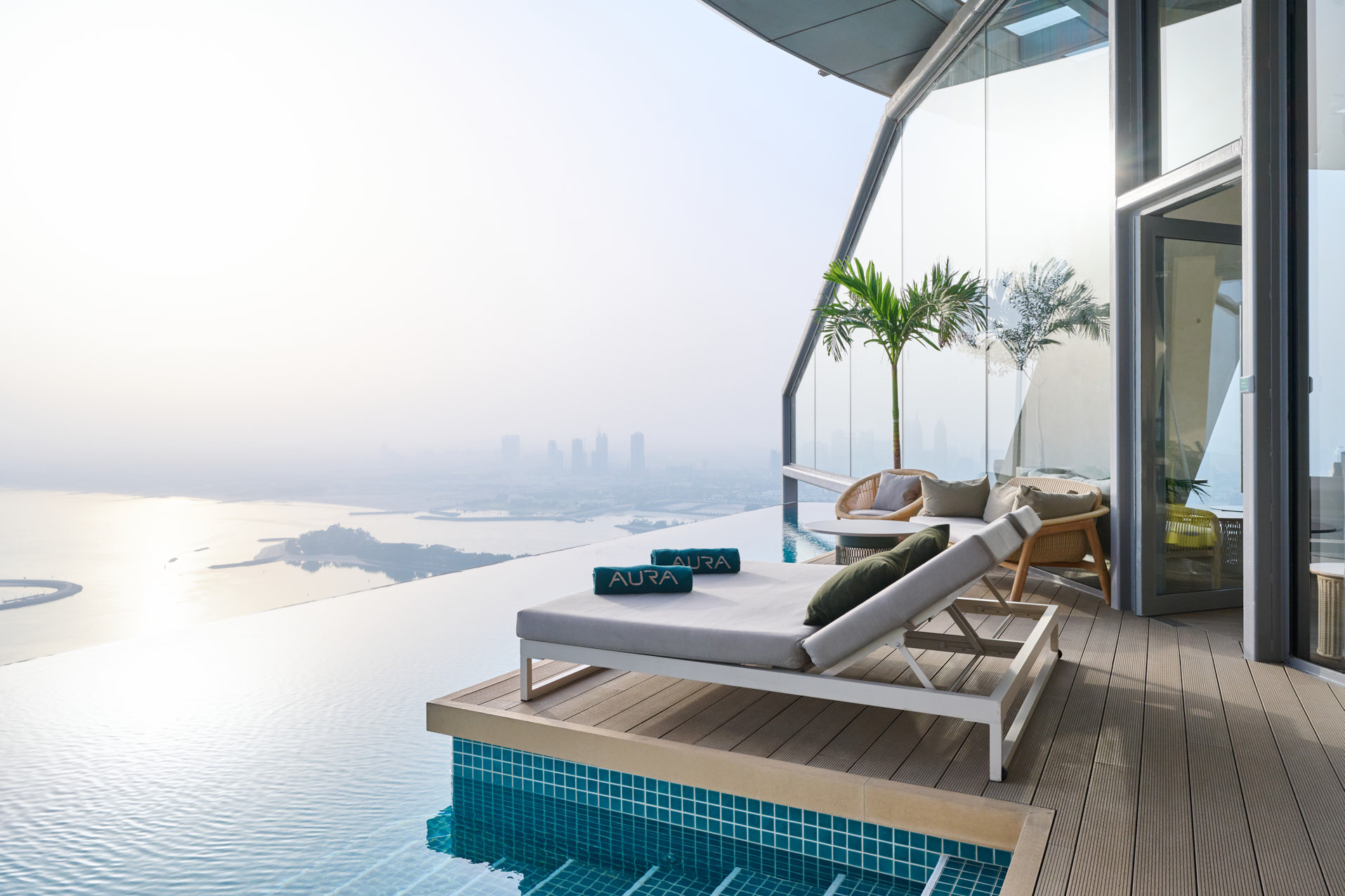 AURA Skypool Lounge