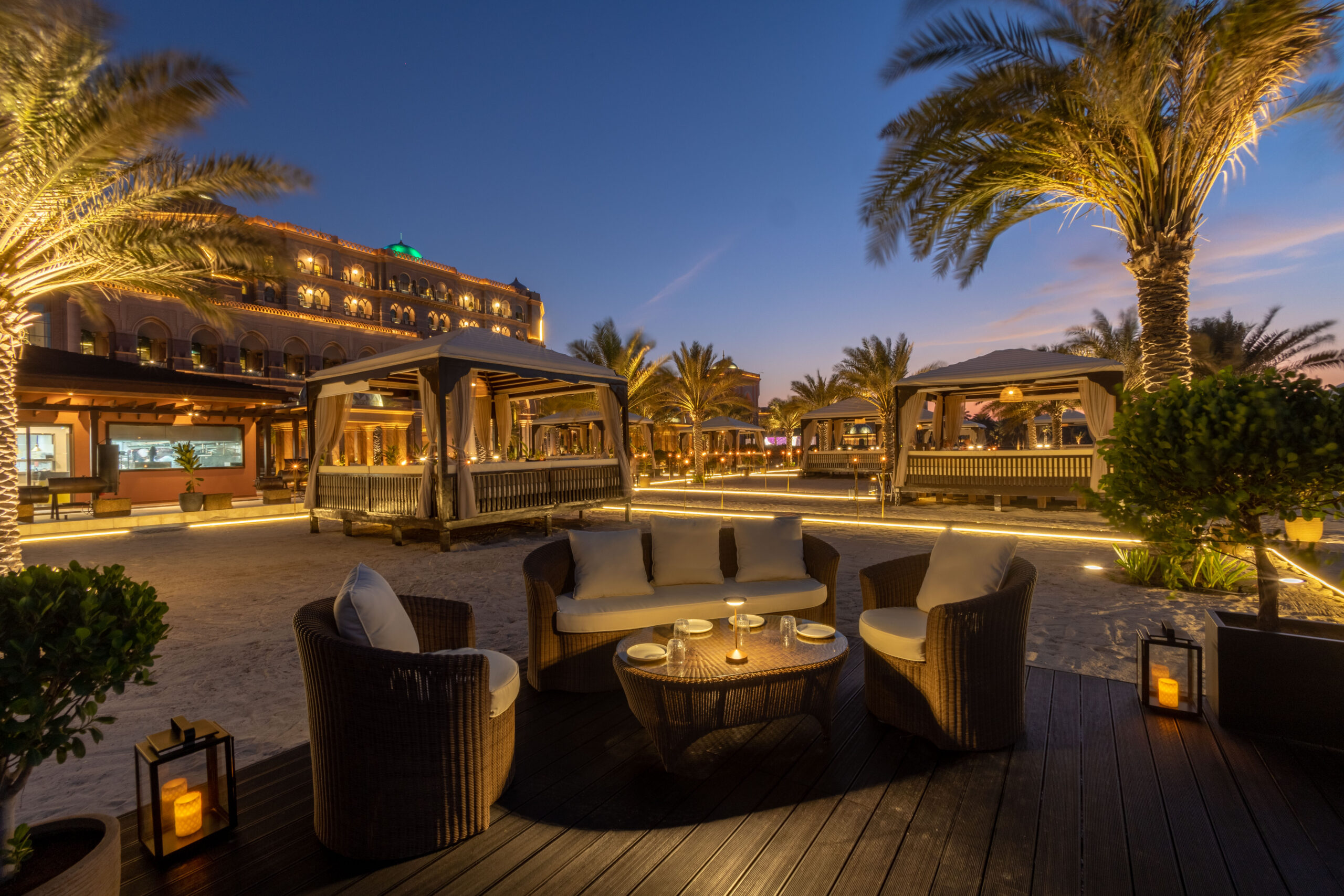 outdoor dining destinations in Abu Dhabi