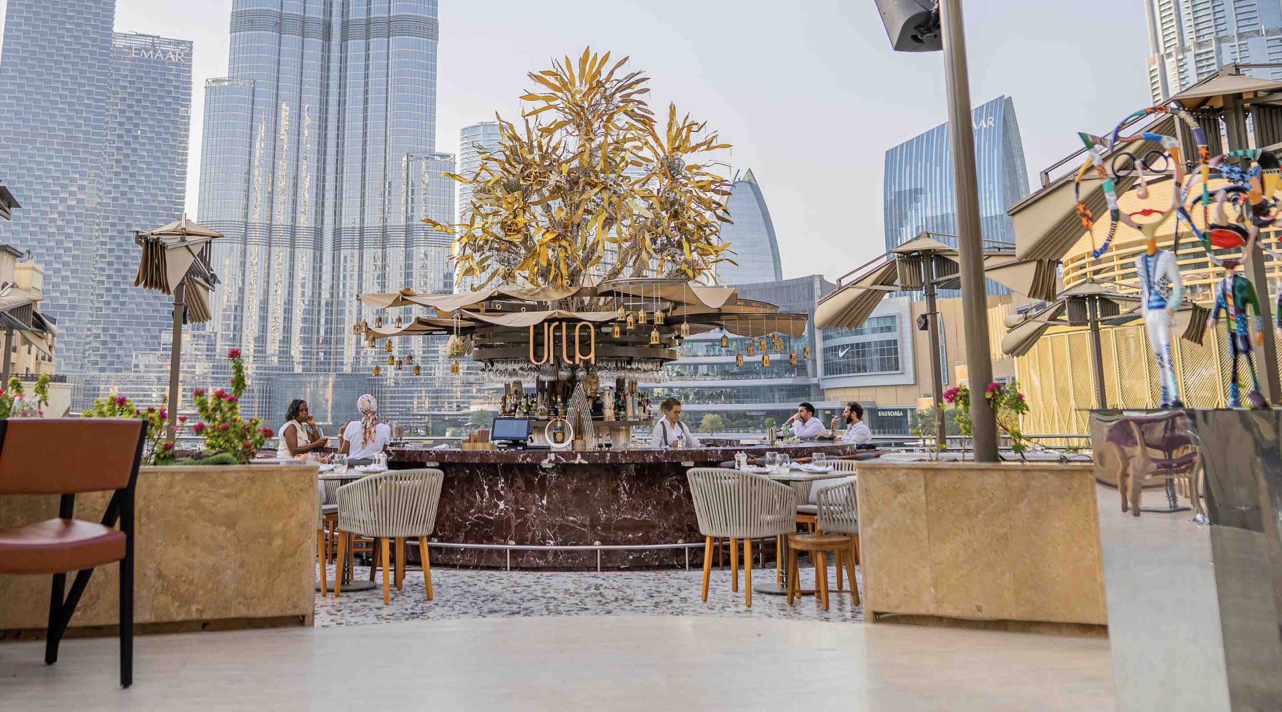 outdoor dining in Dubai