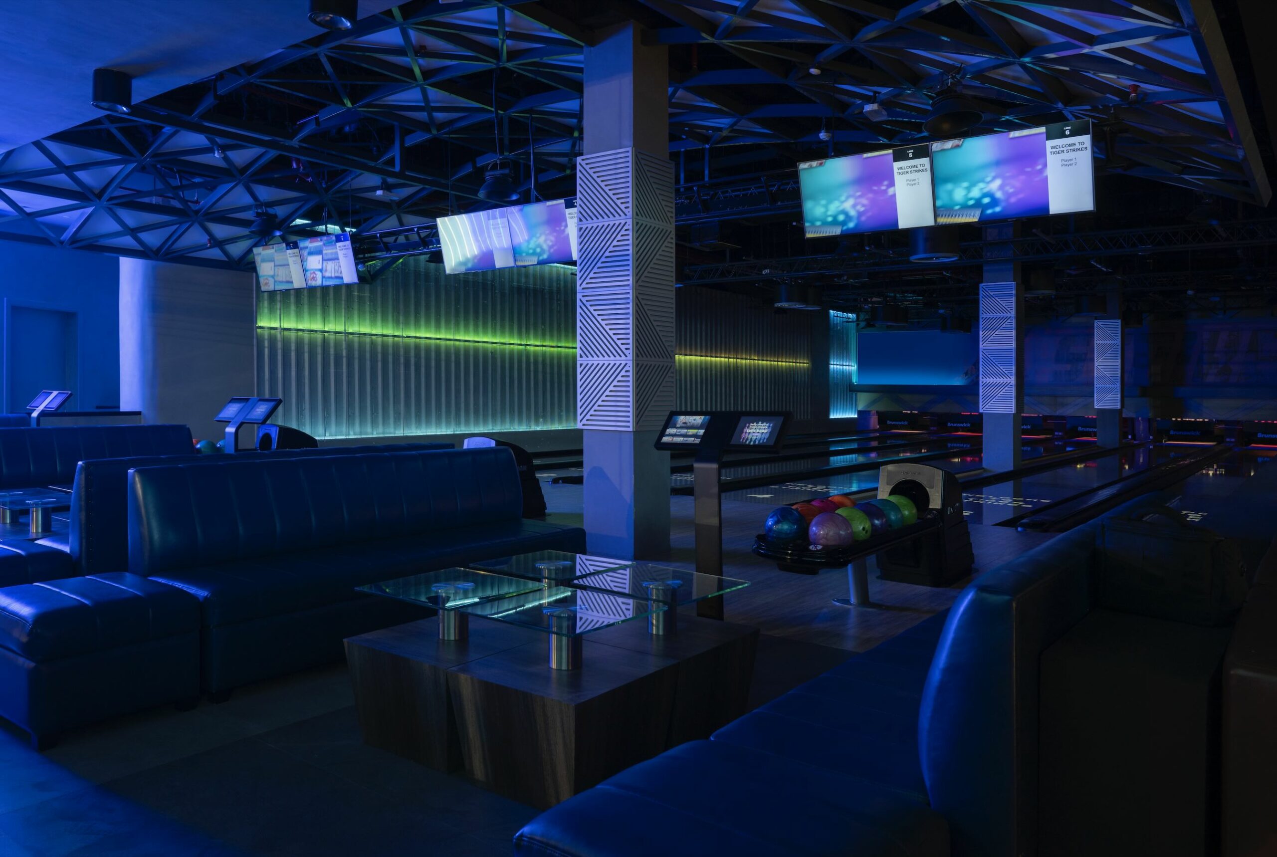 entertainment bars in Dubai