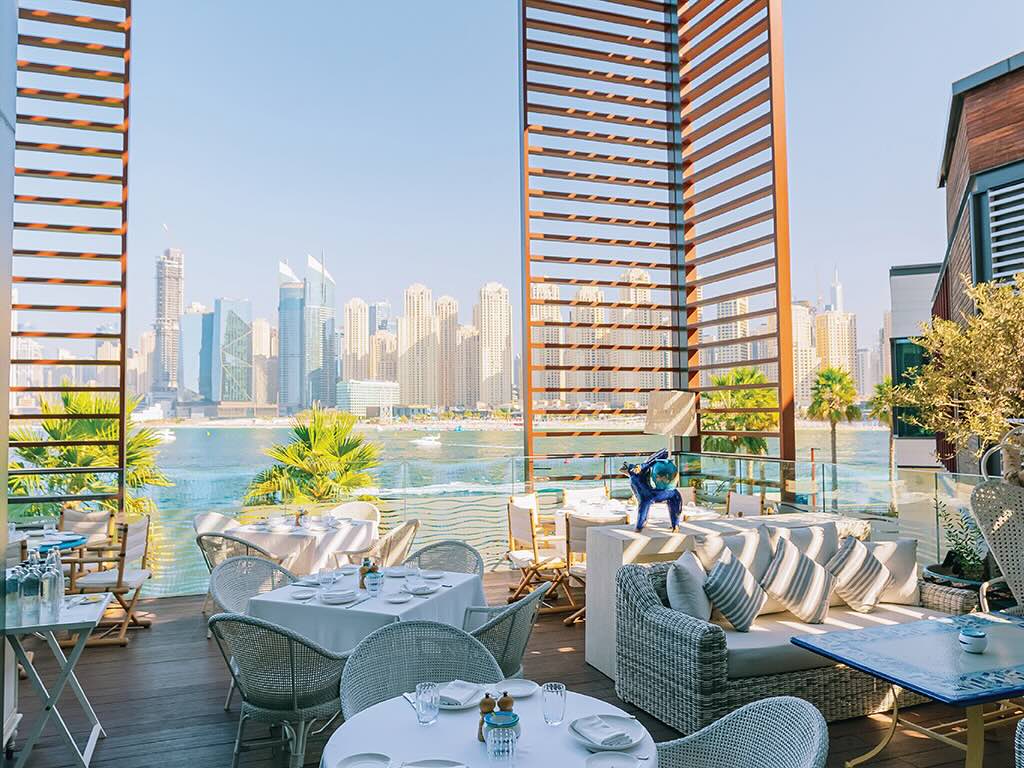 outdoor dining in Dubai