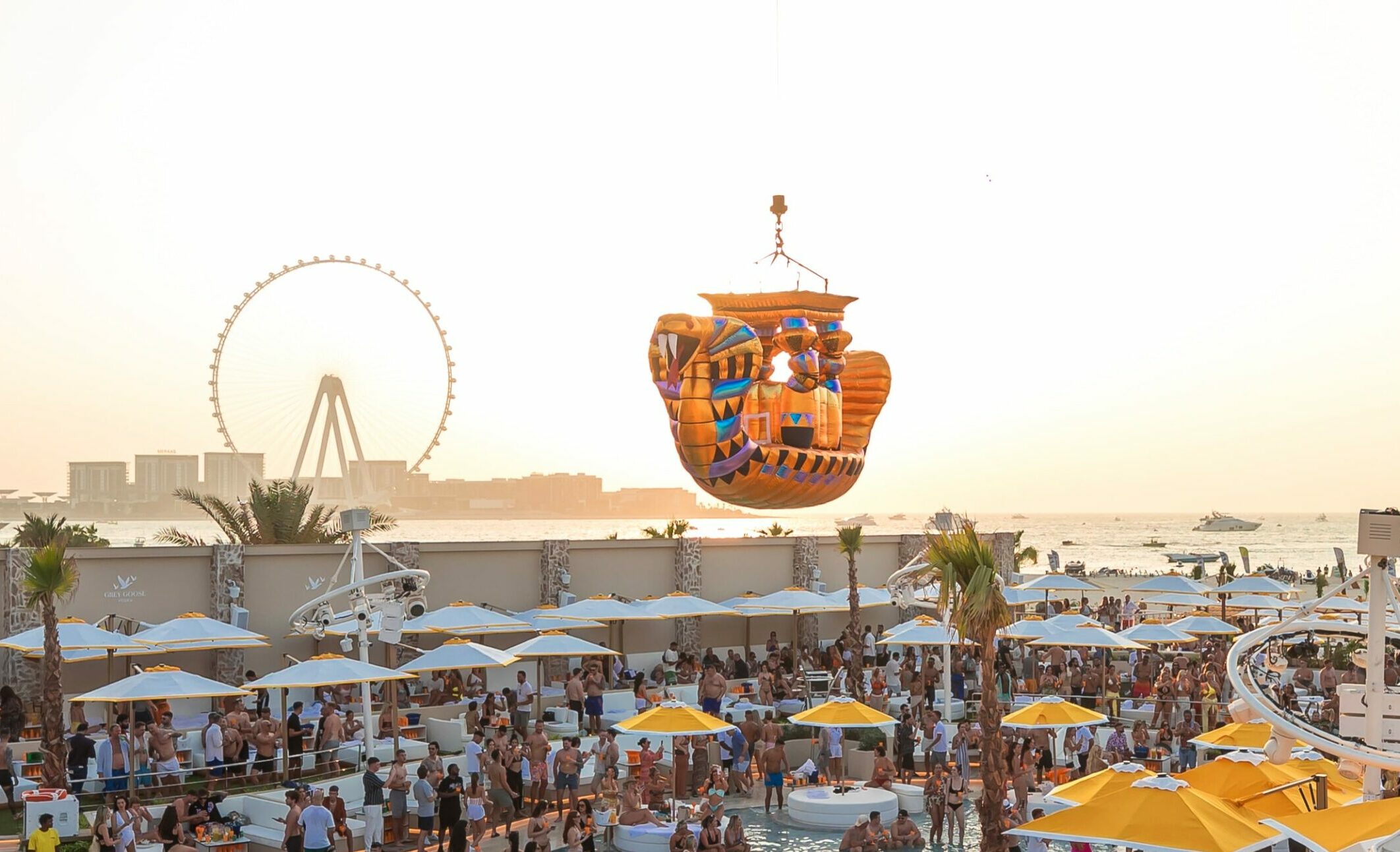 beach clubs in Dubai